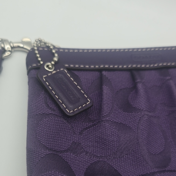 Coach Purple Signiture Monogram W/ Silver Hardware Wristlet W/ Hang Tag (NWOT)💜 - Picture 7 of 9
